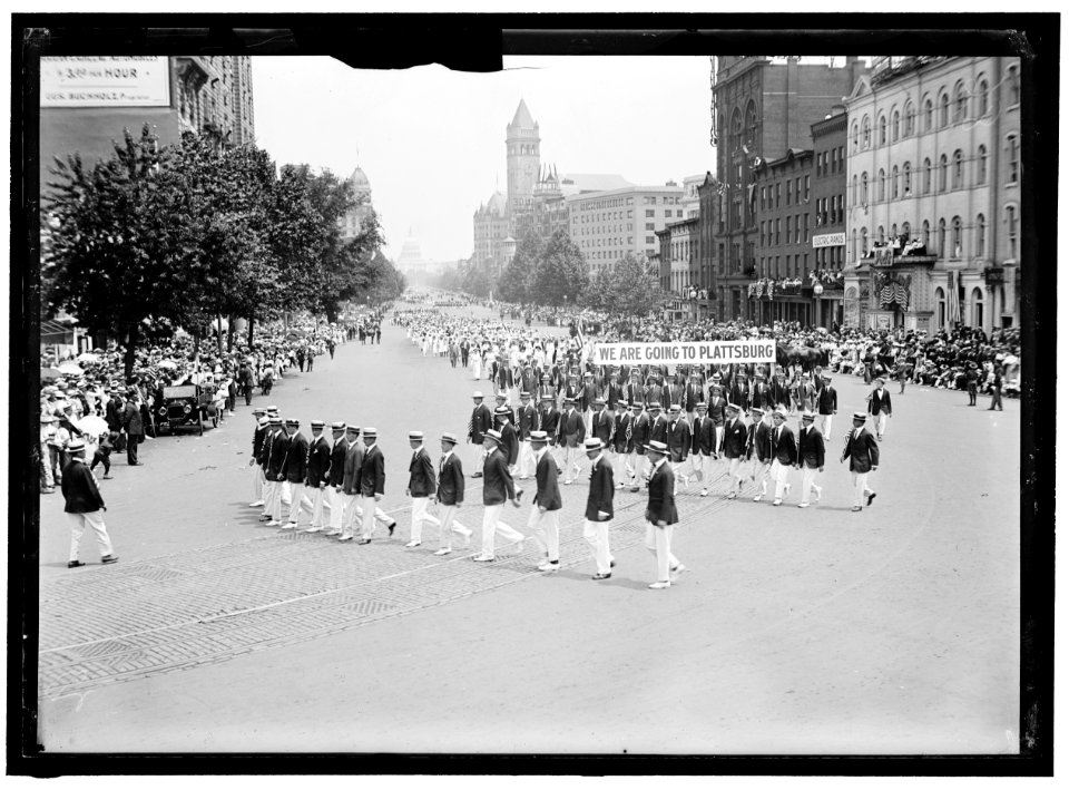 PREPAREDNESS PARADE. PLATTSBURG MEN LCCN2016864580