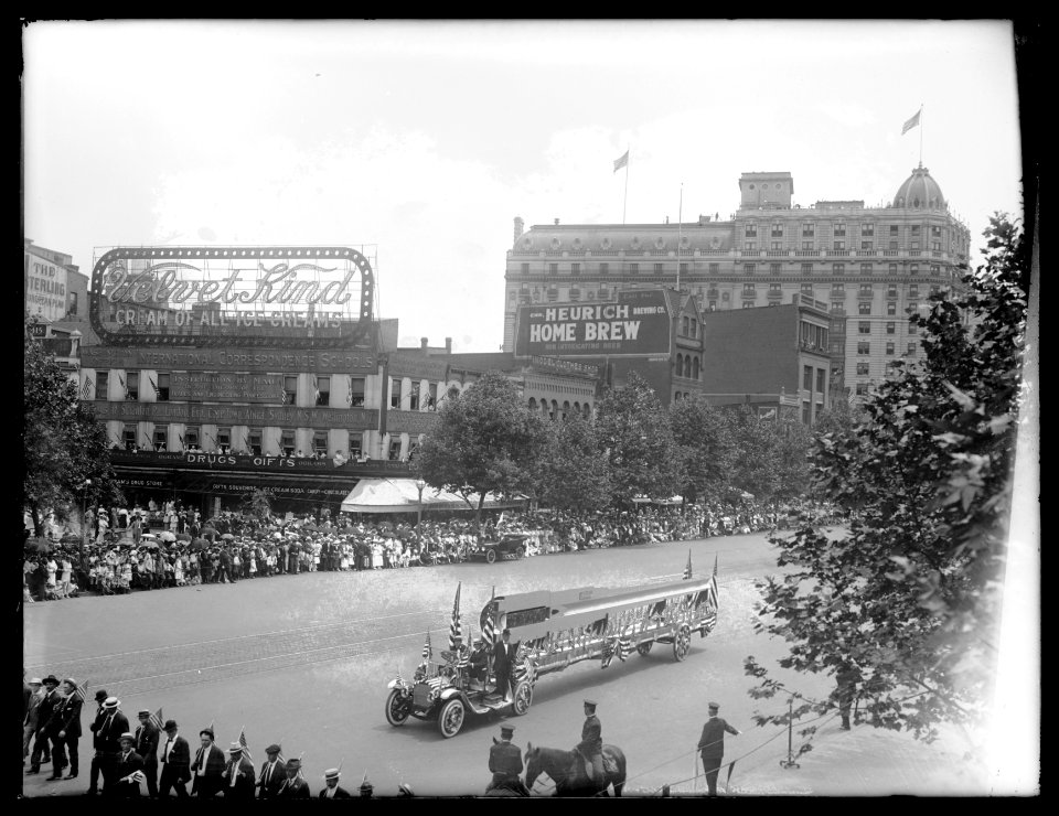Preparedness parade, Wash., D.C., 1916 LCCN2016852542