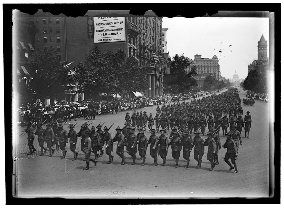 PREPAREDNESS PARADE. D.C. NATIONAL GUARD LCCN2016866615