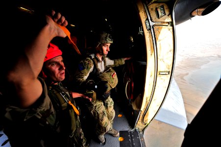 Preparing to jump DVIDS187070
