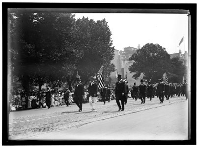 PREPAREDNESS PARADE. PRESIDENT WILSON, WILLIAM F. GUDE, AND RANDOLPH KAUFFMANN LEADING PARADE; AMONG THOSE IN NEXT ROW ARE- REP. JOE ROBINSON AND C.J. COLUMBUS LCCN2016866959