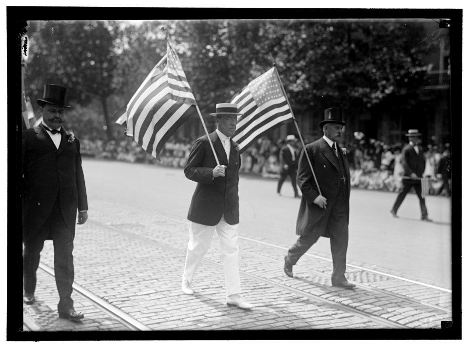 PREPAREDNESS PARADE. PRESIDENT WILSON, WILLIAM F. GUDE, AND RANDOLPH KAUFFMANN LEADING PARADE; AMONG THOSE IN NEXT ROW ARE- REP. JOE ROBINSON AND C.J. COLUMBUS LCCN2016867399