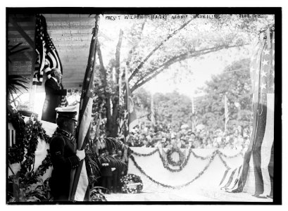 Pres't. Wilson - Barry Mon't (i.e., monument) unveiling LCCN2014696286