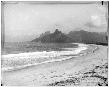 Praia de Ipanema a partir do Arpoador - 1