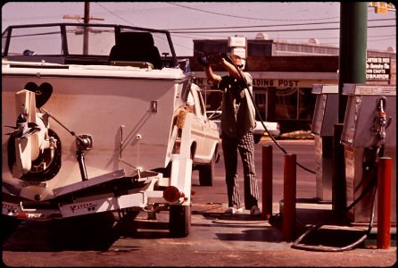Preparing for Cruise on Lake Powell (4265728335)
