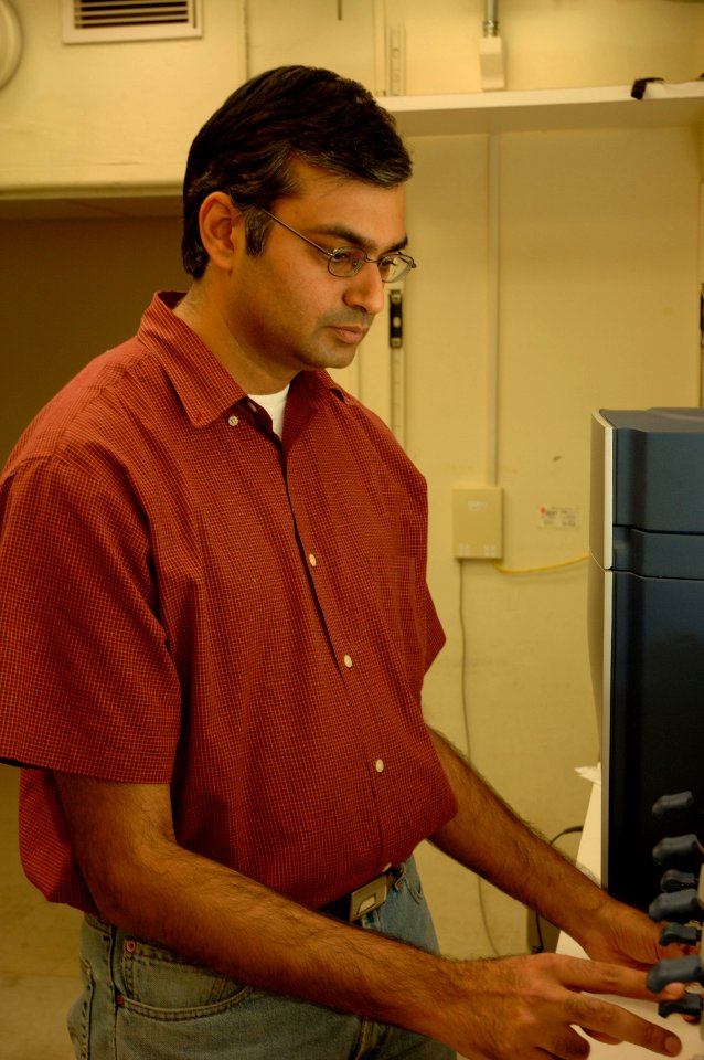 Preparing samples for microarray analysis