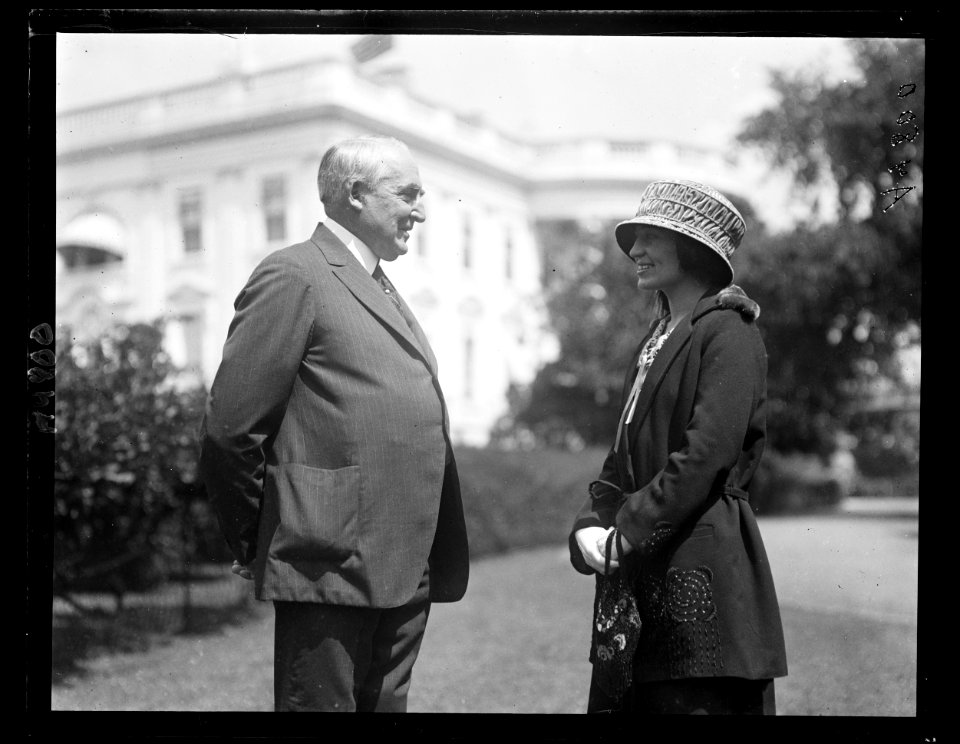Pres. Harding with Mary Harrigan LCCN2016891665