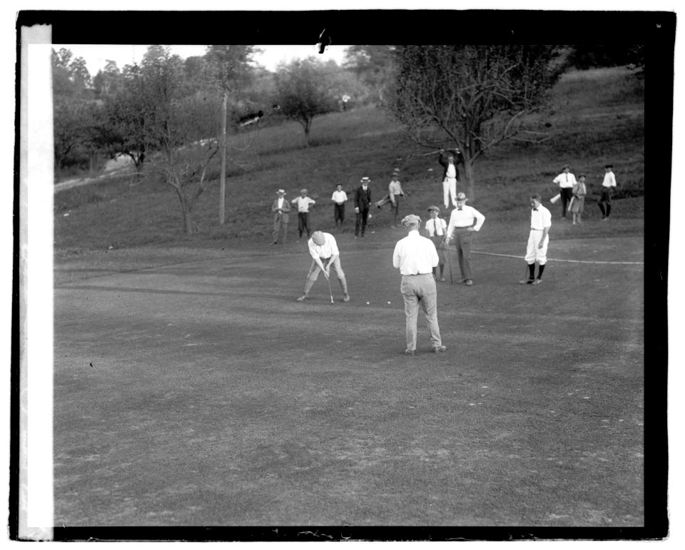 Pres. on 18th hole LOC npcc.04943
