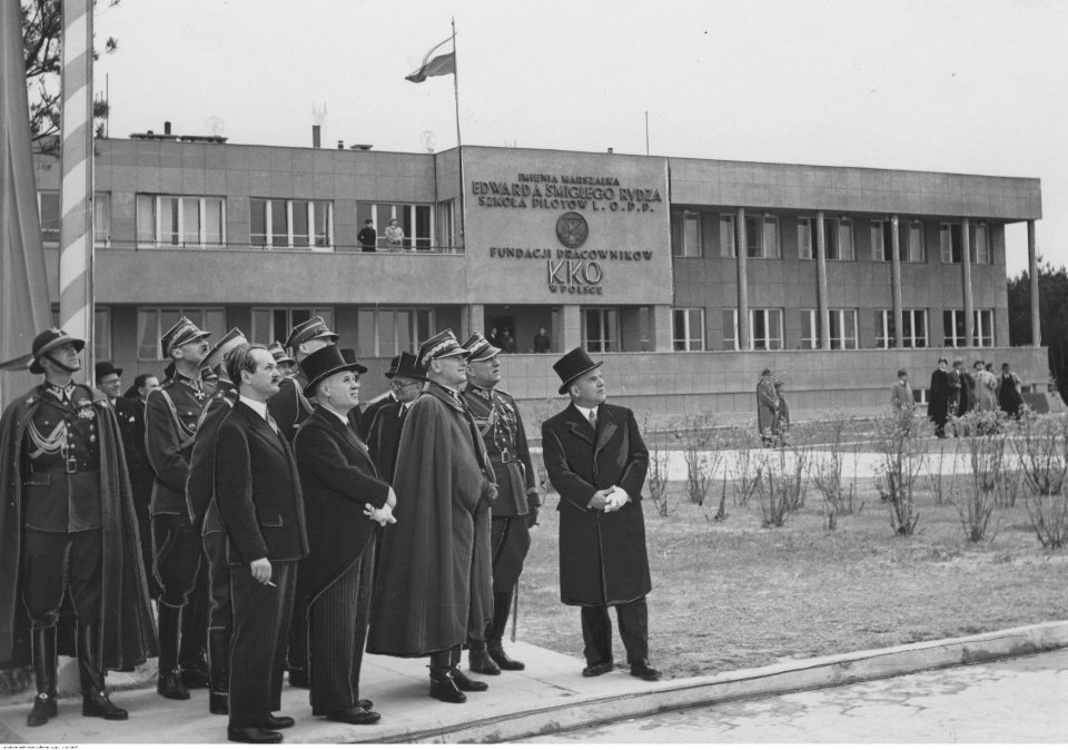Poświęcenie szkoły pilotów LOPP w Świdniku pod Lublinem(1939)