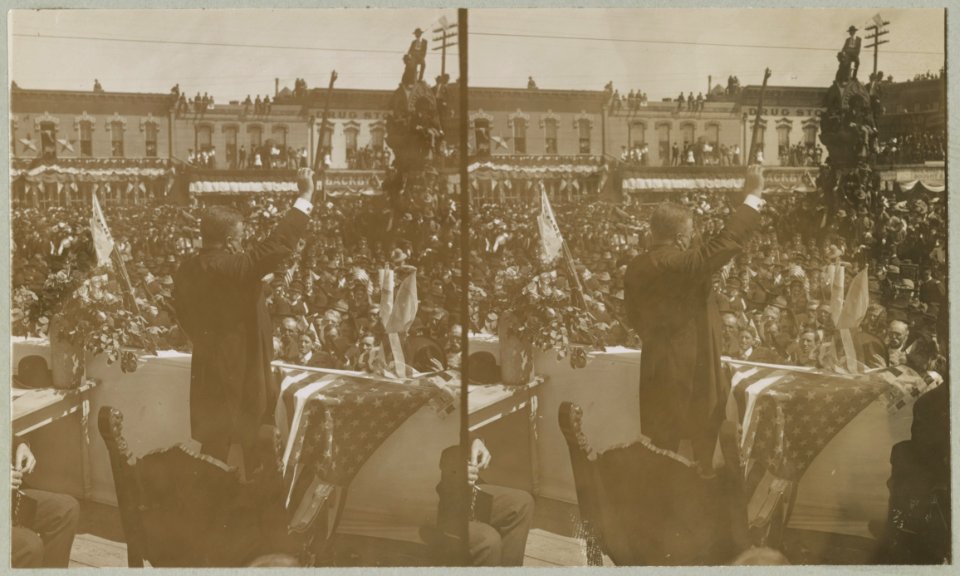 Pres. Roosevelt meeting his fellow Americans Speaking at Forth Worth, Texas. LCCN2013649609