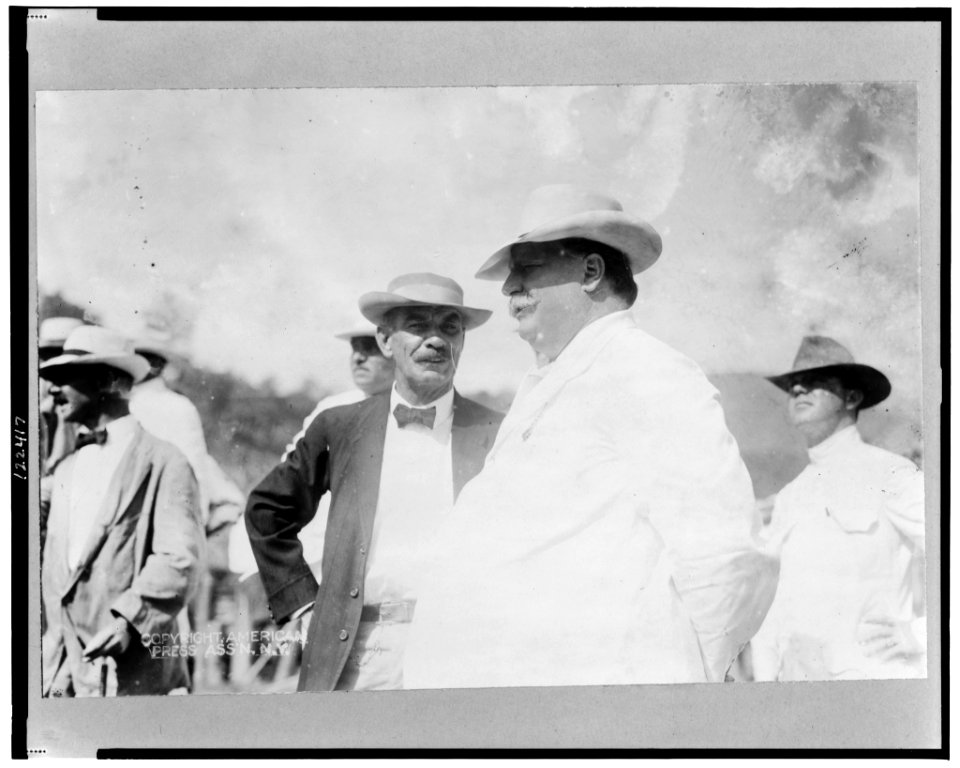 Pres. Taft and Supt. Williams in Panama LCCN99400608