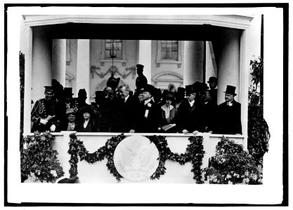 Pres. Wilson in reviewing stand LCCN2016820739