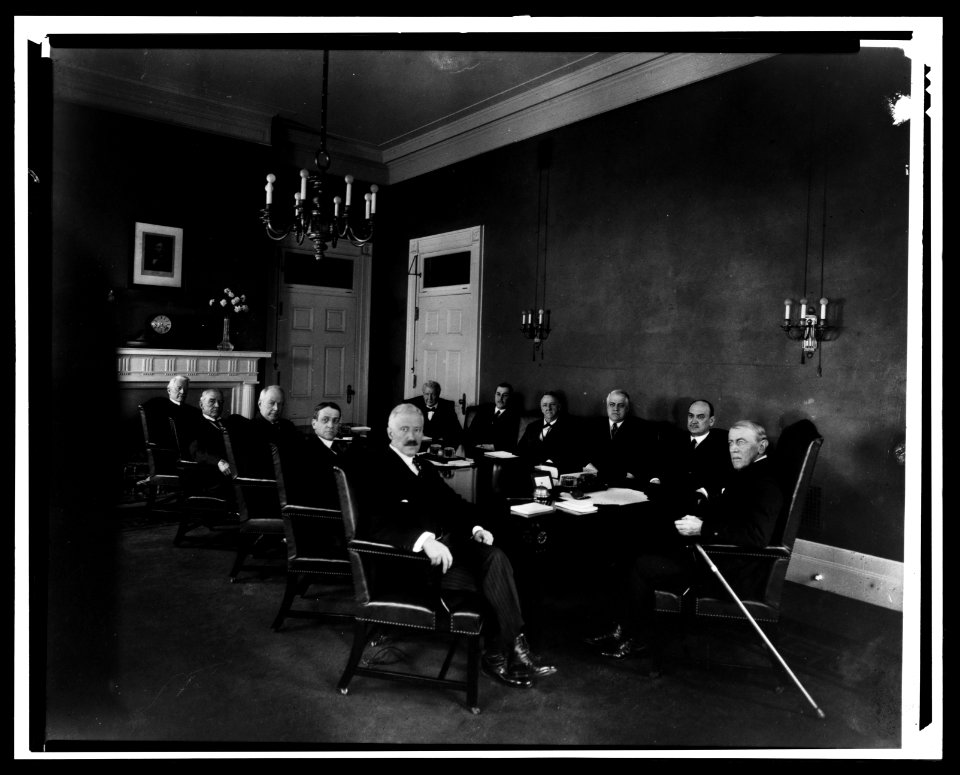 Pres. Wilson's last Cabinet meeting LCCN2016823677
