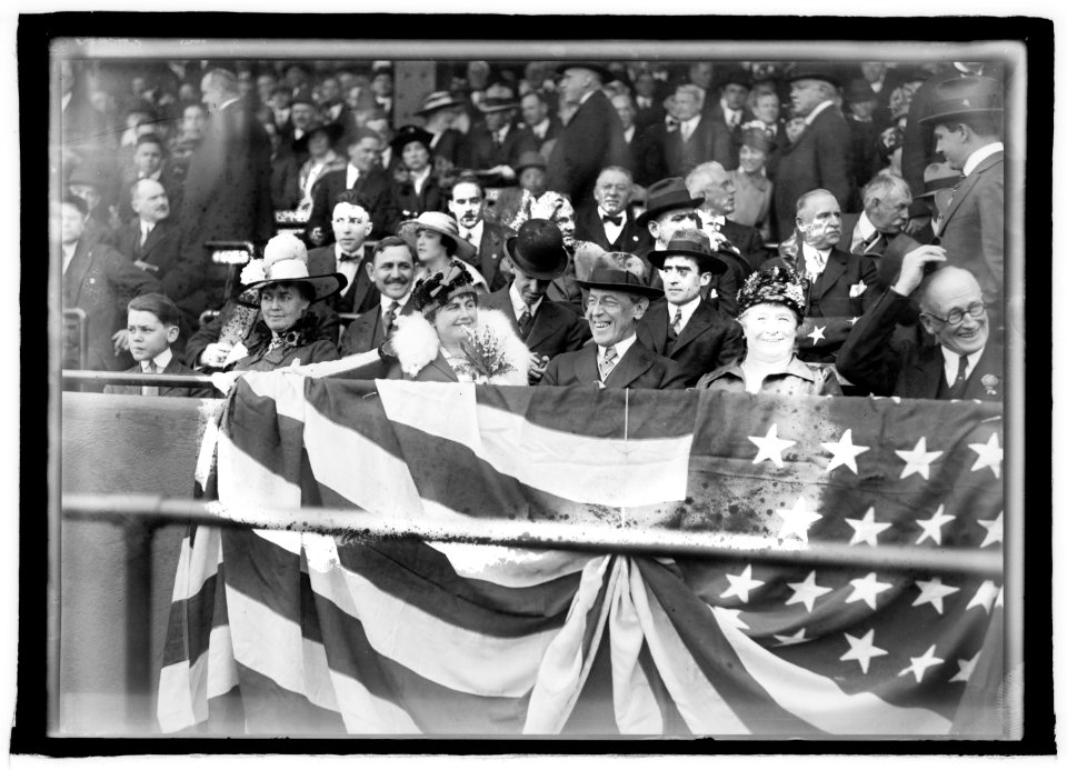 Pres. Wilson, opening ballgame, Wash. D.C., 1916 LCCN2016851230