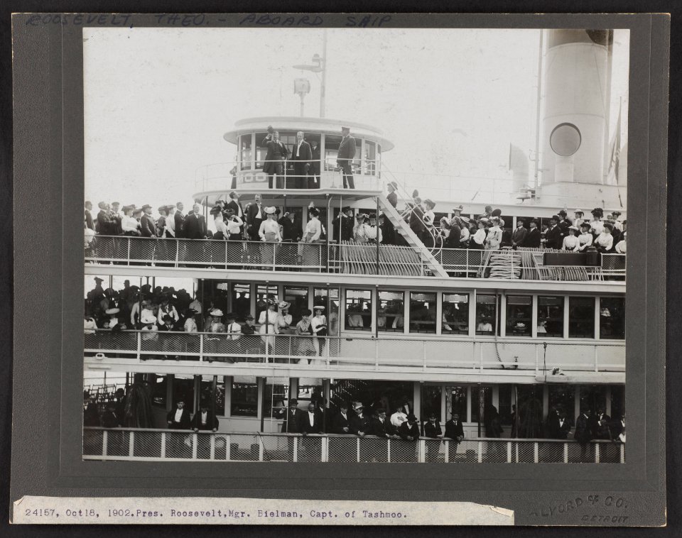 Pres. Roosevelt, Mgr. Bielman, Capt. of Tashmoo LCCN2013651287