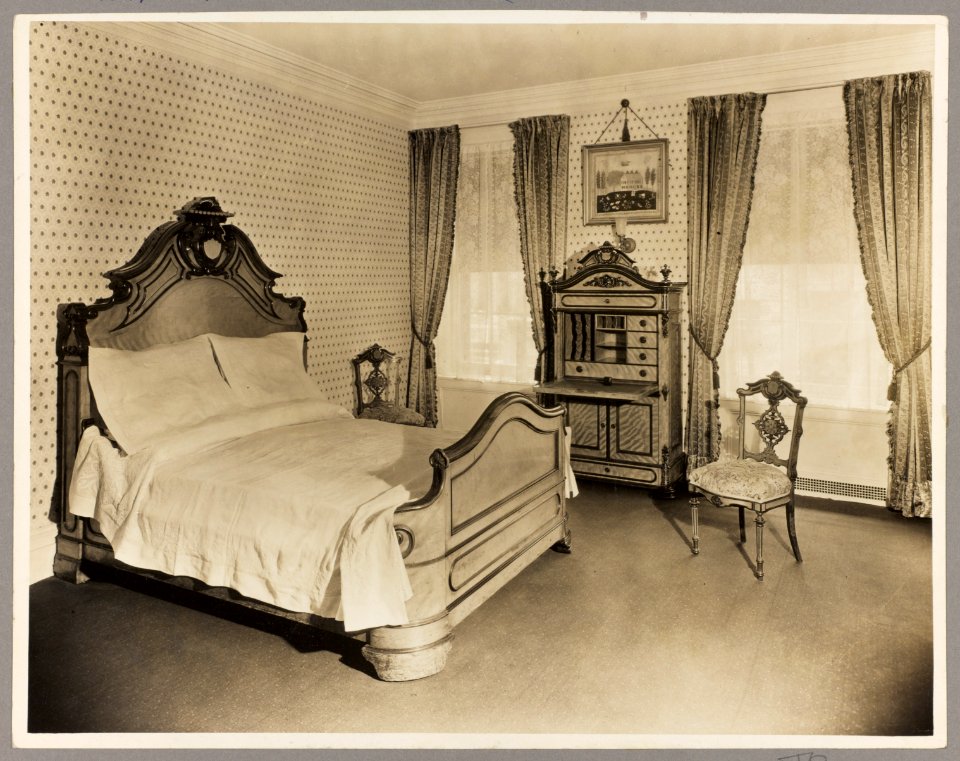 Pres. Theodore Roosevelt house, New York, room in which this Roosevelt was born LCCN2013645485