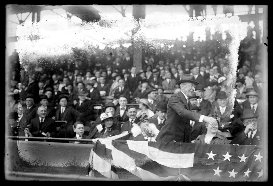Pres. Wilson throwing out 1st ball, opening ballgame, Griffiths Ball Park, 1916, Wash. D.C. LCCN2016851232