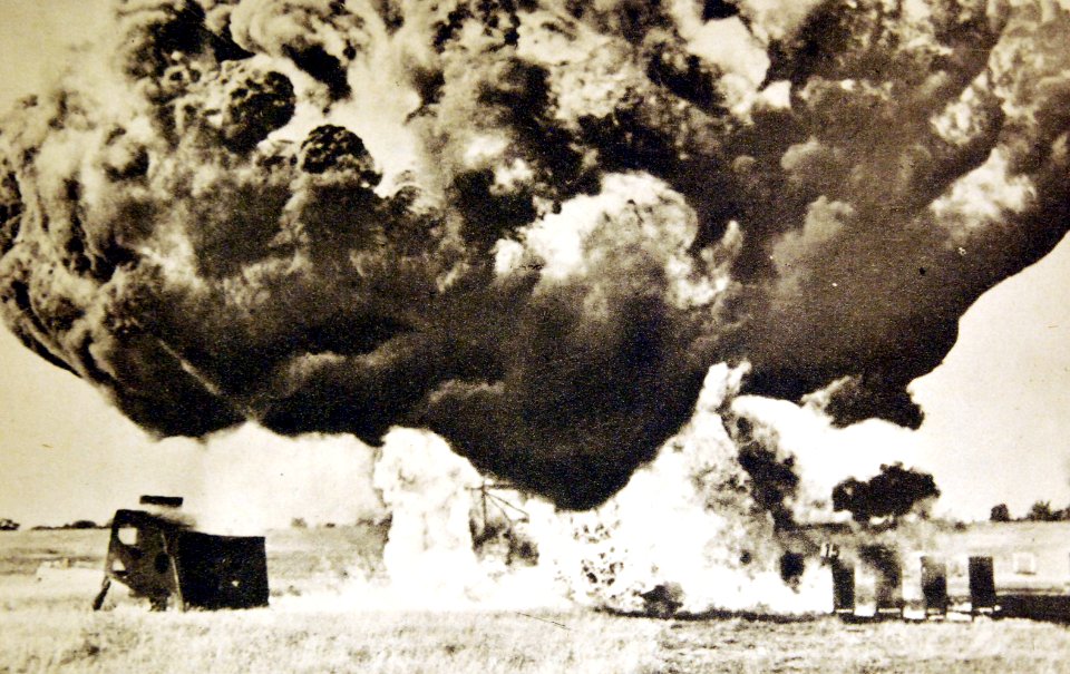 Practical exercises with the new German weapons, Germany, WWII (34614796265)