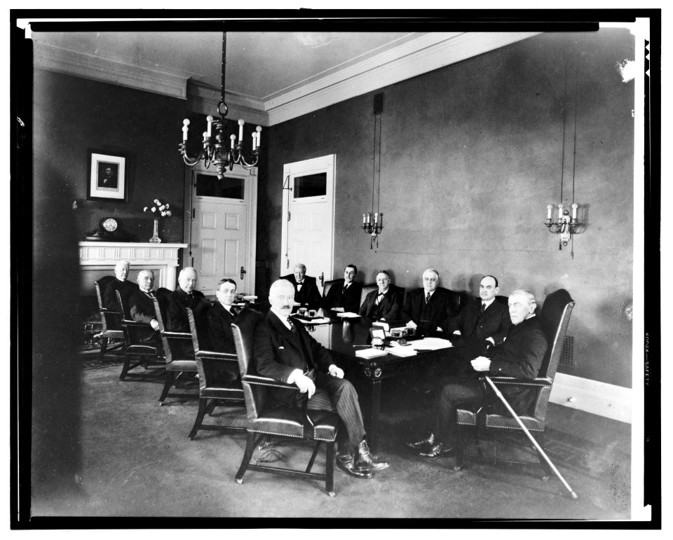 Pres. Wilson's last Cabinet meeting LCCN2016823678