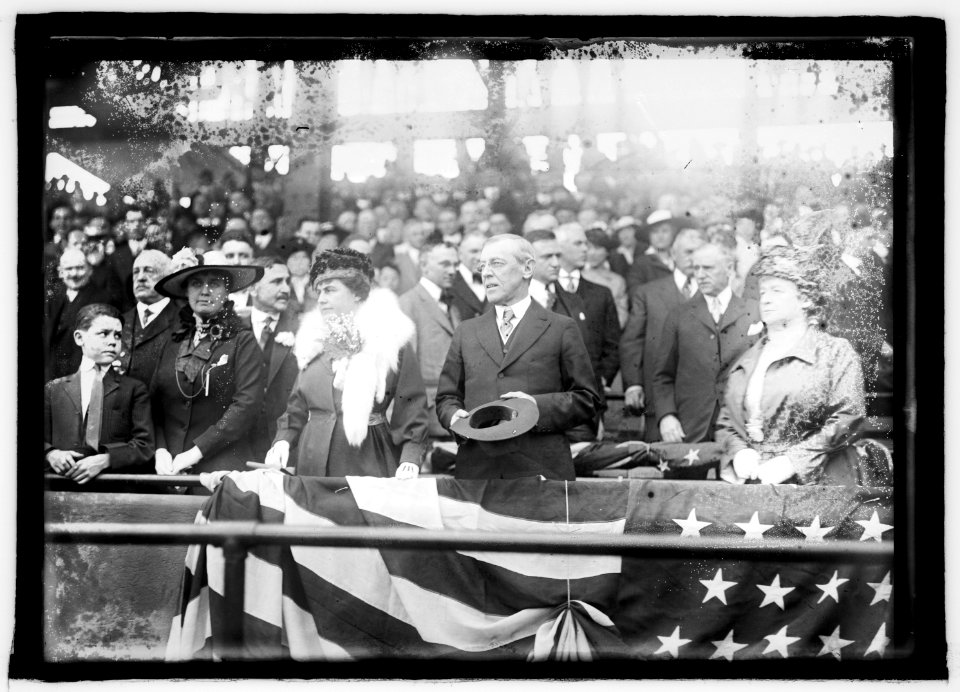 Pres. Wilson, opening ballgame, (Wash., D.C.), 1916 LCCN2016851229