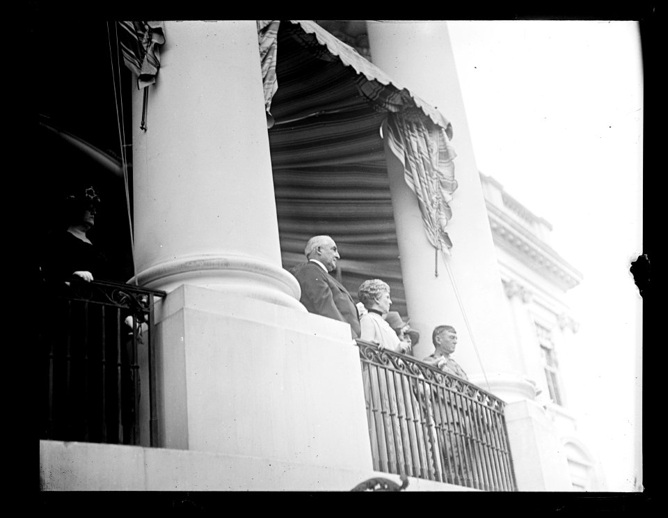 President and Mrs. Harding on White House porch, Washington, D.C. LCCN2016891489