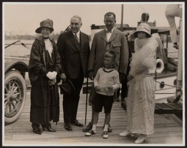 President and Mrs. Harding with Mr. and Mrs. Edward Beale McLean and son, standing on a pier in Palm Beach, Fla. LCCN93511354