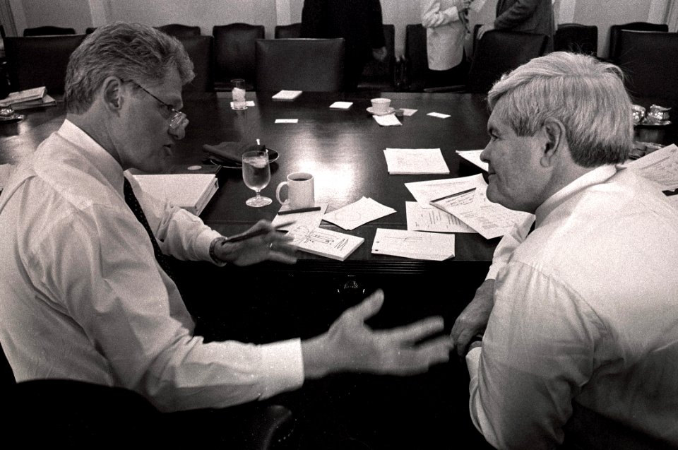 President Bill Clinton and Newt Gingrich in Congressional budget meeting