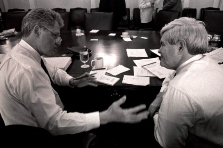 President Bill Clinton and Newt Gingrich in Congressional budget meeting
