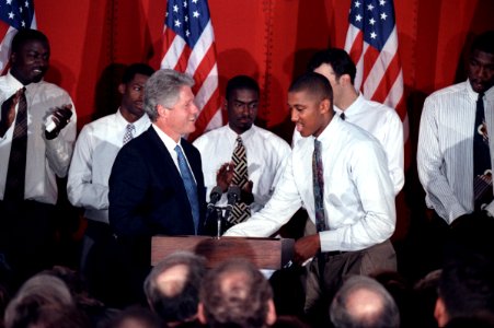 President Bill Clinton and the University of Arkansas NCAA championship basketball team