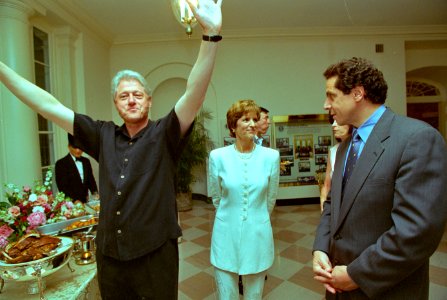 President Bill Clinton at a movie screening outside the Family Theatre of the White House (02)