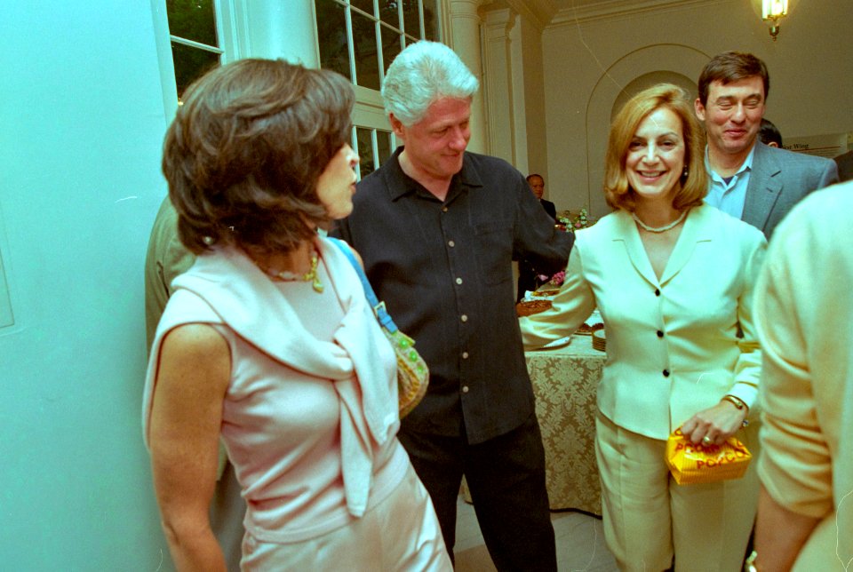 President Bill Clinton at a movie screening outside the Family Theatre of the White House (21)