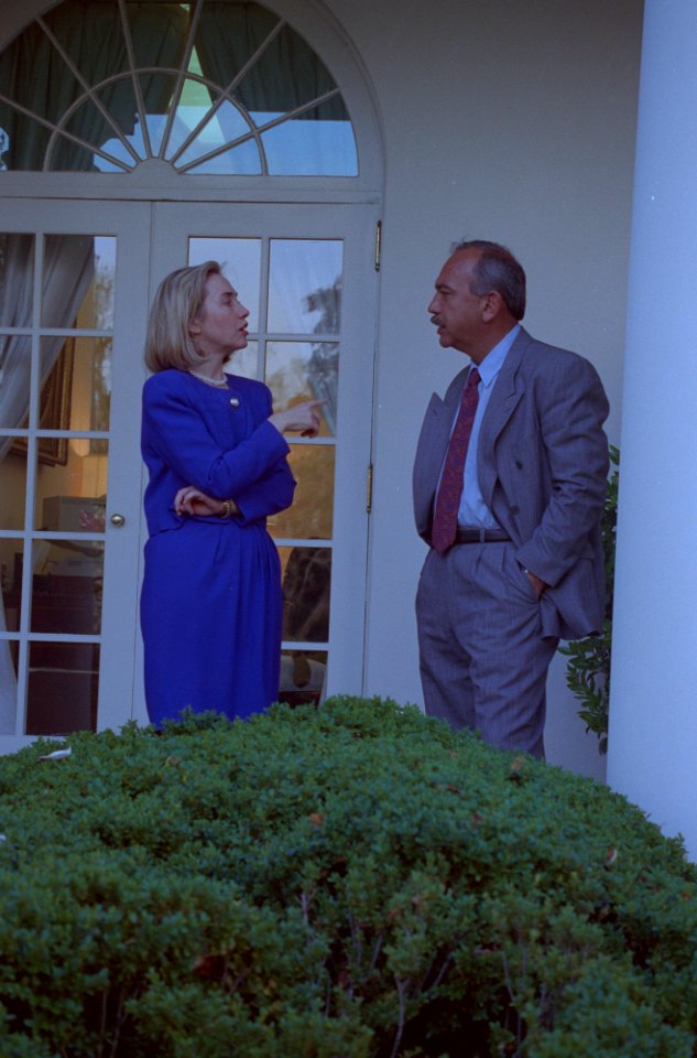 President Bill Clinton and First Lady Hillary Clinton meet with Governor John Waihee of Hawaii and others in the Oval Office (10)
