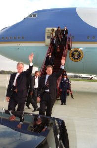 President Bill Clinton and Vice President Al Gore disembark from Air Force One