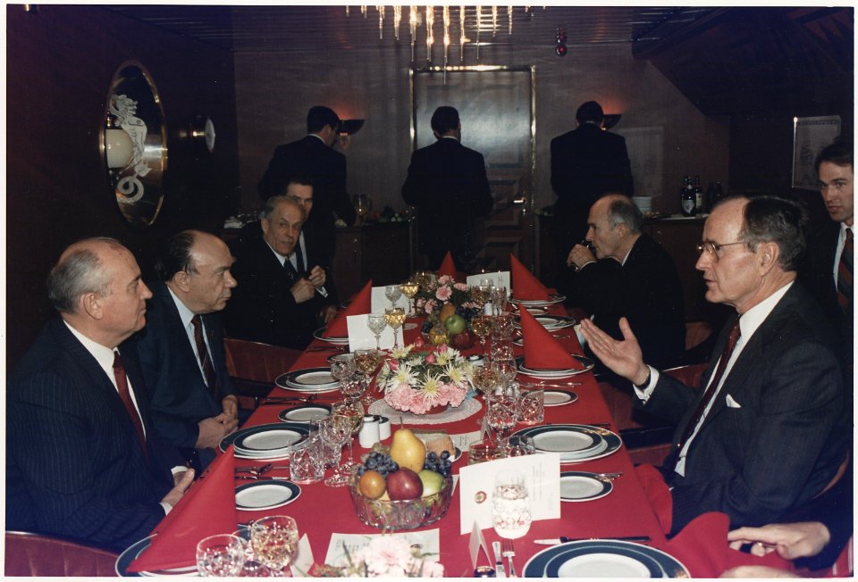 President Bush has lunch with Soviet President Gorbachev aboard the Maxim Gorky during the Malta Summit - NARA - 186405