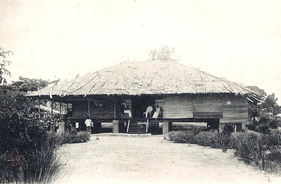 Première maison missionnaire de Samkita (Congo Français)