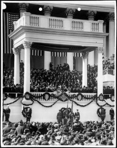 President Harding delivering his inaugural address on east portico of U.S. Capitol, March 4, 1921 LCCN00650965