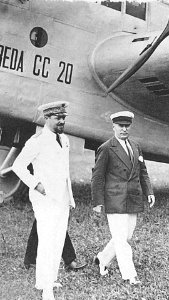 Presentazione dell'aereo Breda CC 20 a Italo Balbo e Benito Mussolini, 1929 ca - san dl SAN IMG-00002291 photo