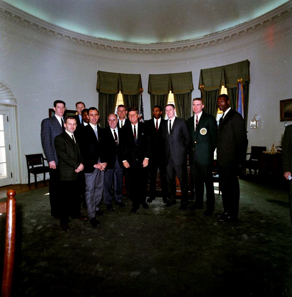 President John F. Kennedy with the Boston Celtics (01)