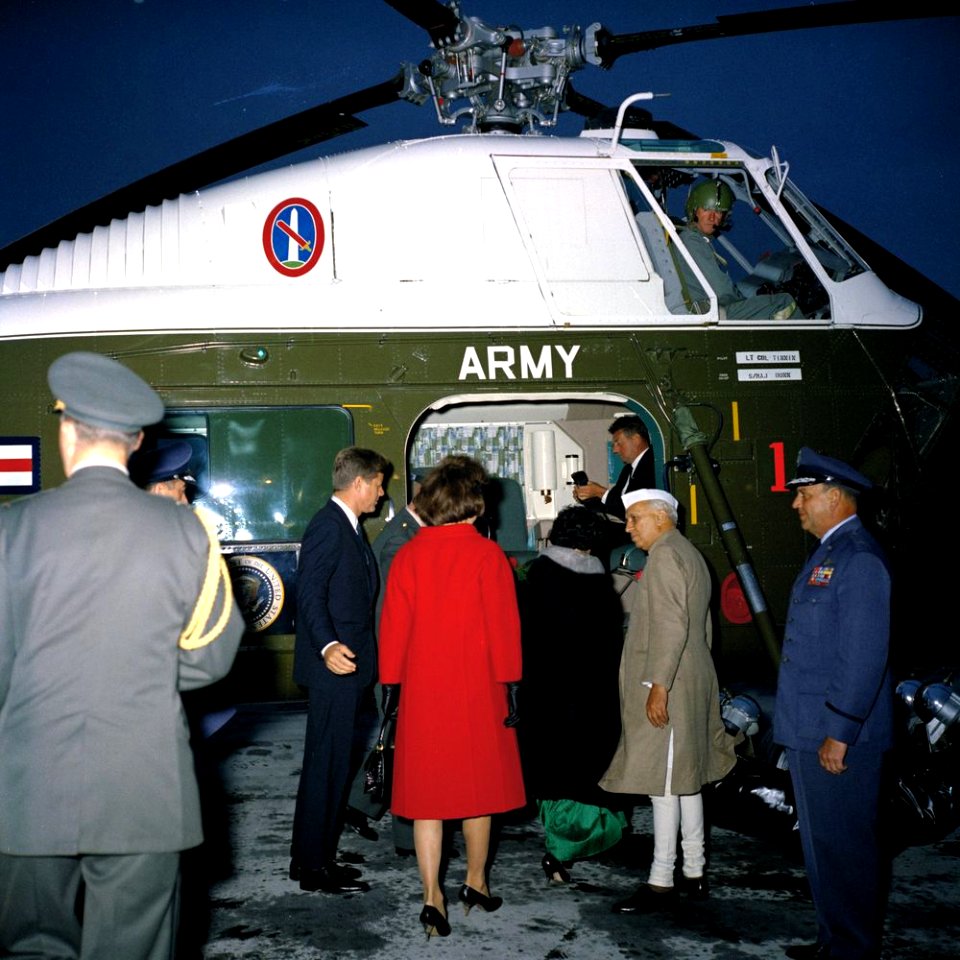 President John F. Kennedy, First Lady Jacqueline Kennedy, Prime Minister of India Jawaharlal Nehru, and Indira Gandhi Depart for the White House (color)