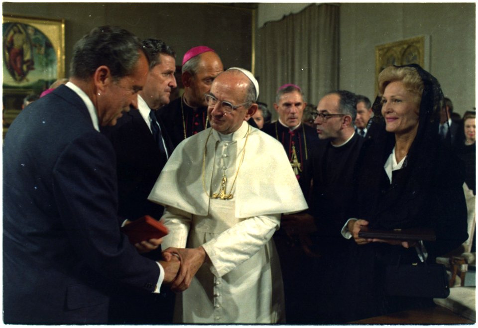 President and Mrs. Nixon visit with the Pope on their visit to the Vatican - NARA - 194329