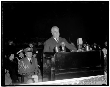 President lashed Supreme Court in constitution address to nation. Washington, D.C., Sept. 17. Addressing the nation from the foot of the Washington Monument tonight, President Roosevelt LCCN2016863109