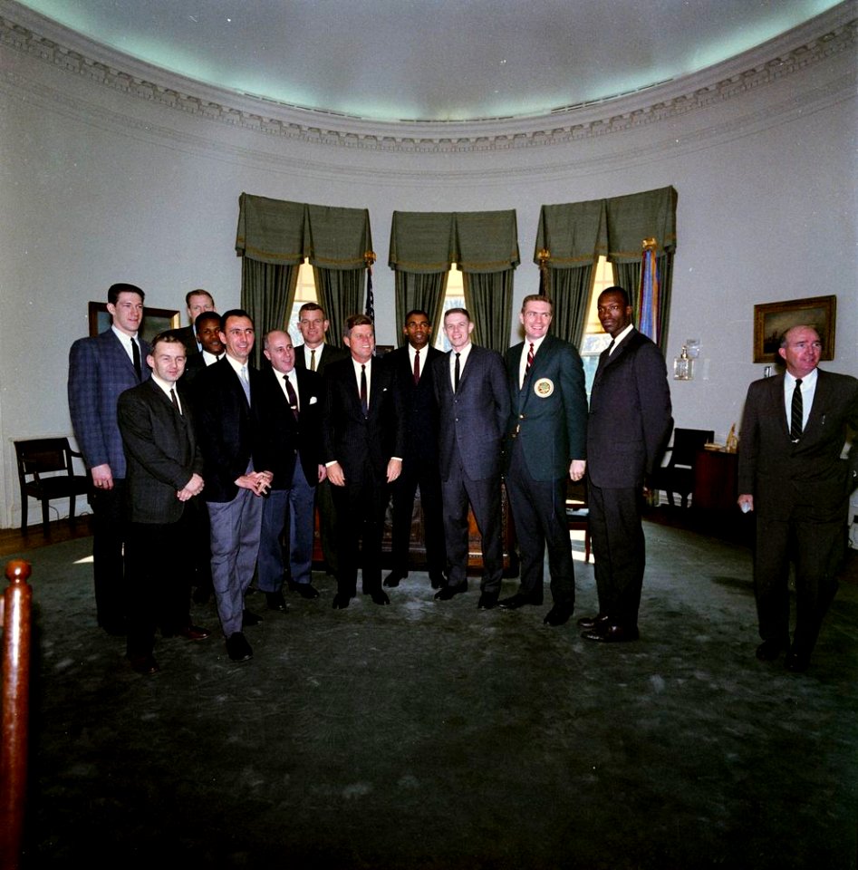 President John F. Kennedy with the Boston Celtics (03)