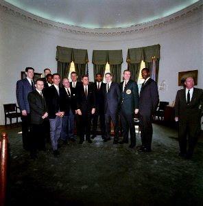 President John F. Kennedy with the Boston Celtics (03)