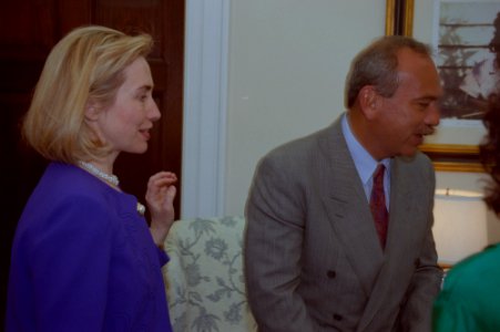 President Bill Clinton and First Lady Hillary Clinton meet with Governor John Waihee of Hawaii and others in the Oval Office (05)