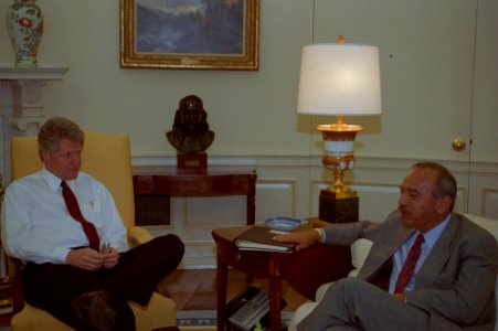 President Bill Clinton and First Lady Hillary Clinton meet with Governor John Waihee of Hawaii and others in the Oval Office (13)