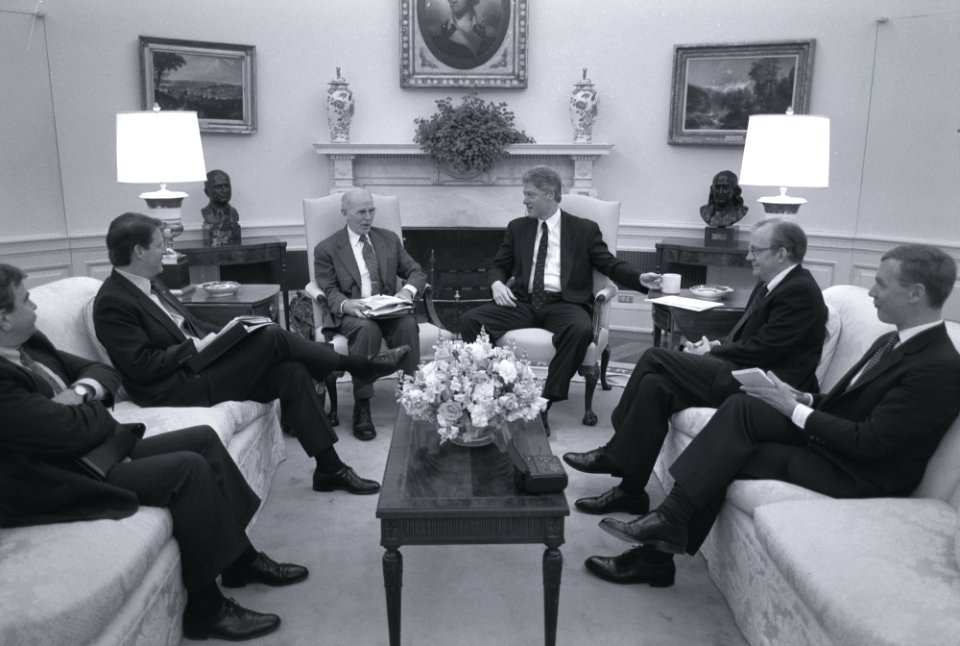 President Bill Clinton and Vice President Al Gore meeting with John Vessey, Tony Lake, and Sandy Berger (03)
