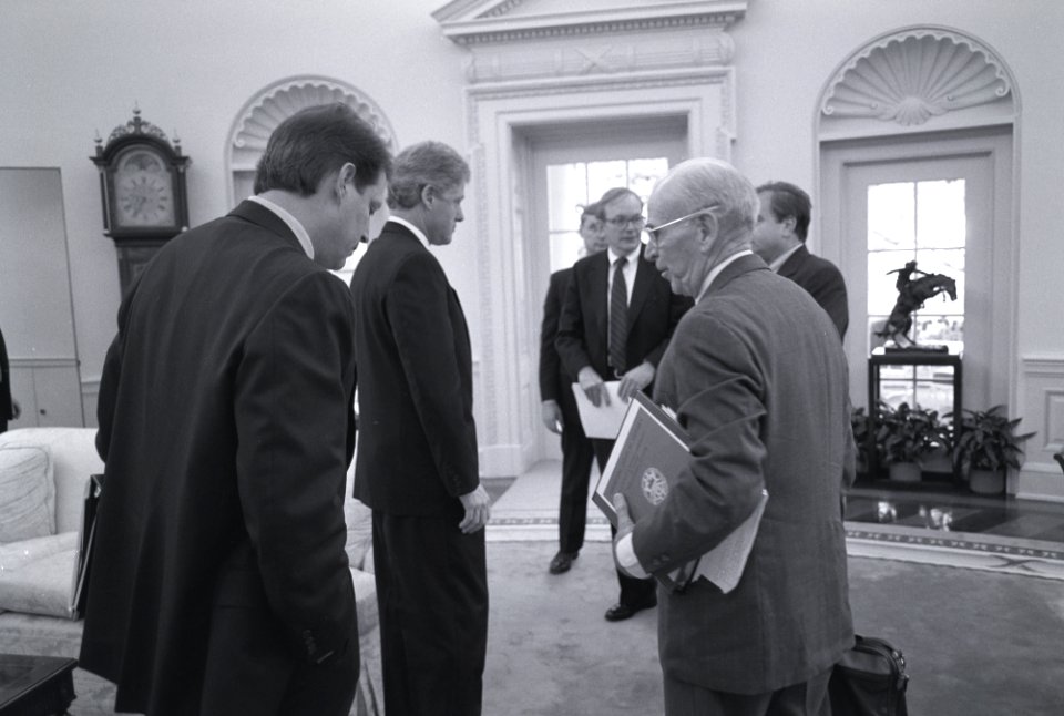 President Bill Clinton and Vice President Al Gore meeting with John Vessey, Tony Lake, and Sandy Berger (11)