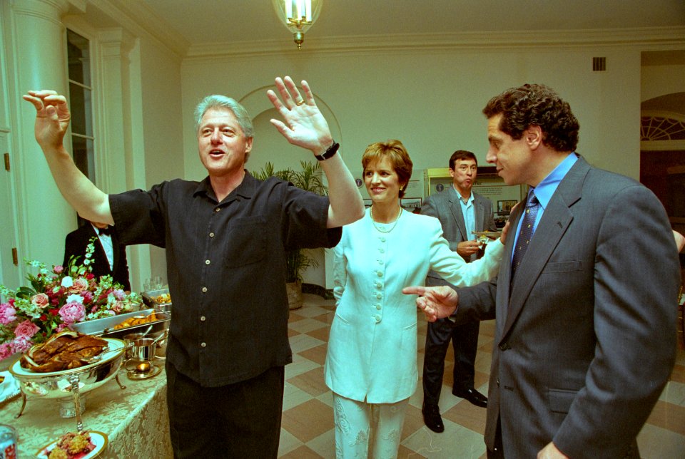 President Bill Clinton at a movie screening outside the Family Theatre of the White House (03)