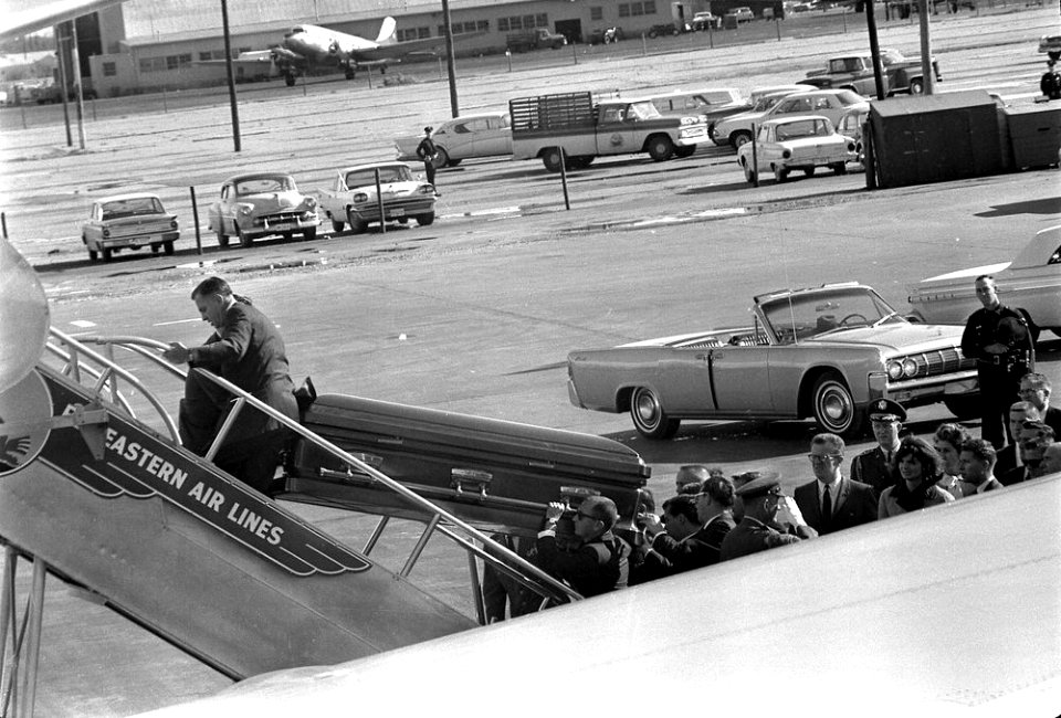 President JFK's casket is transferred to Air Force One at Dallas Love Field (05)