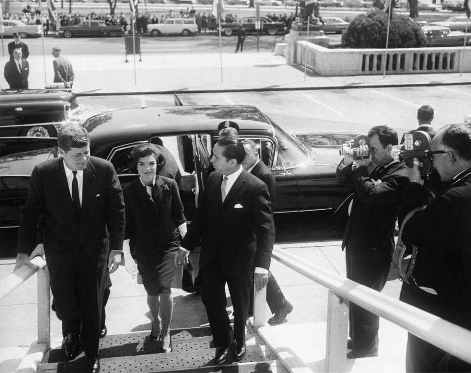 President John F. Kennedy and First Lady Jacqueline Kennedy Arrive at Pan American Union Building 01